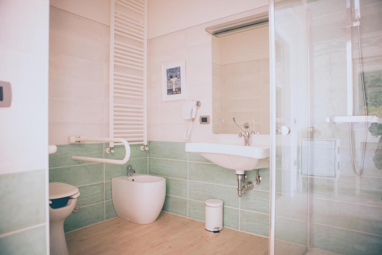 Al Gattosaggio Bed & Breakfast Монтекарло Екстериор снимка